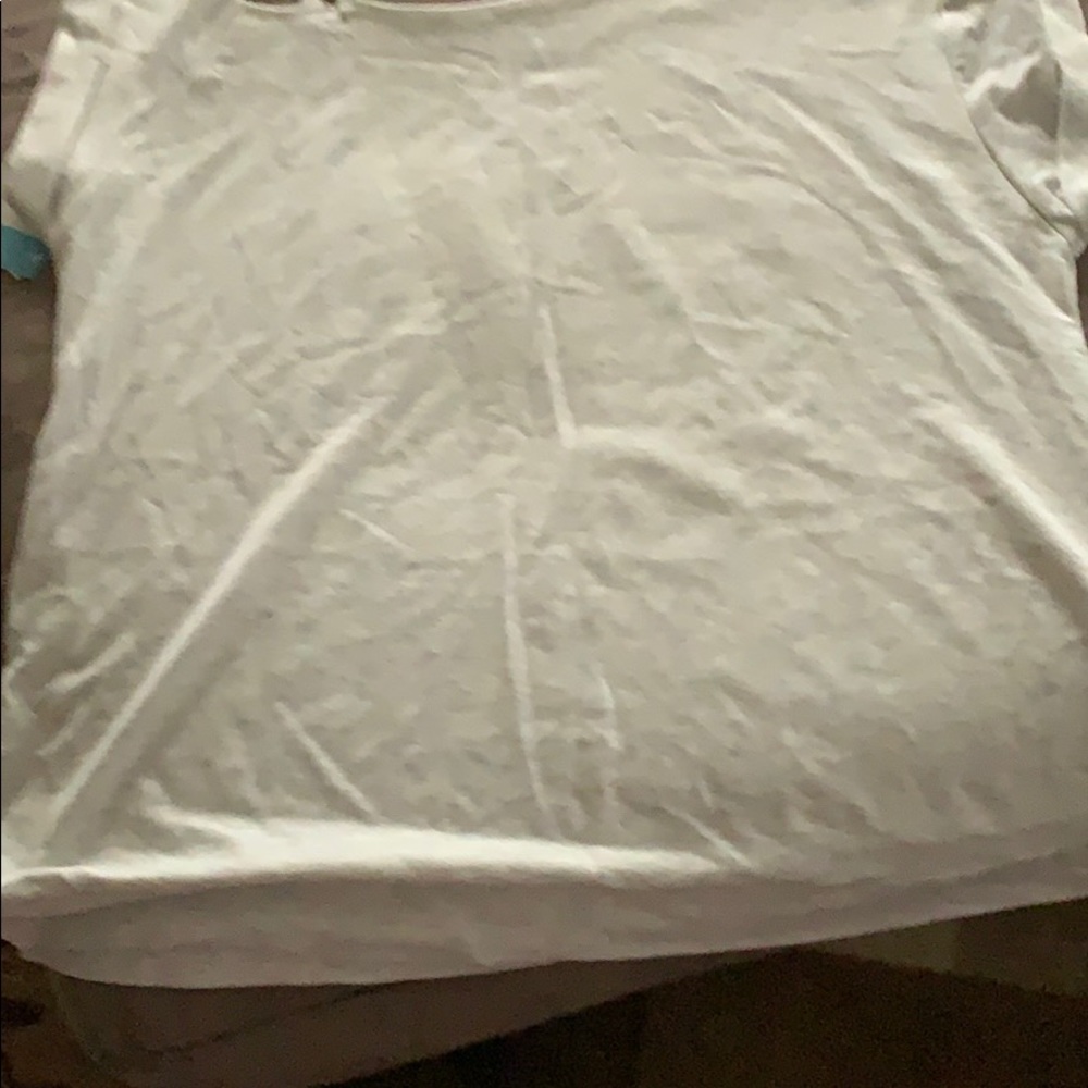 Tshirt - Picture 2 of 2